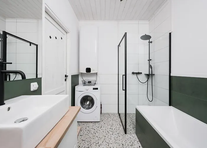 Pole W Stodole Villa *